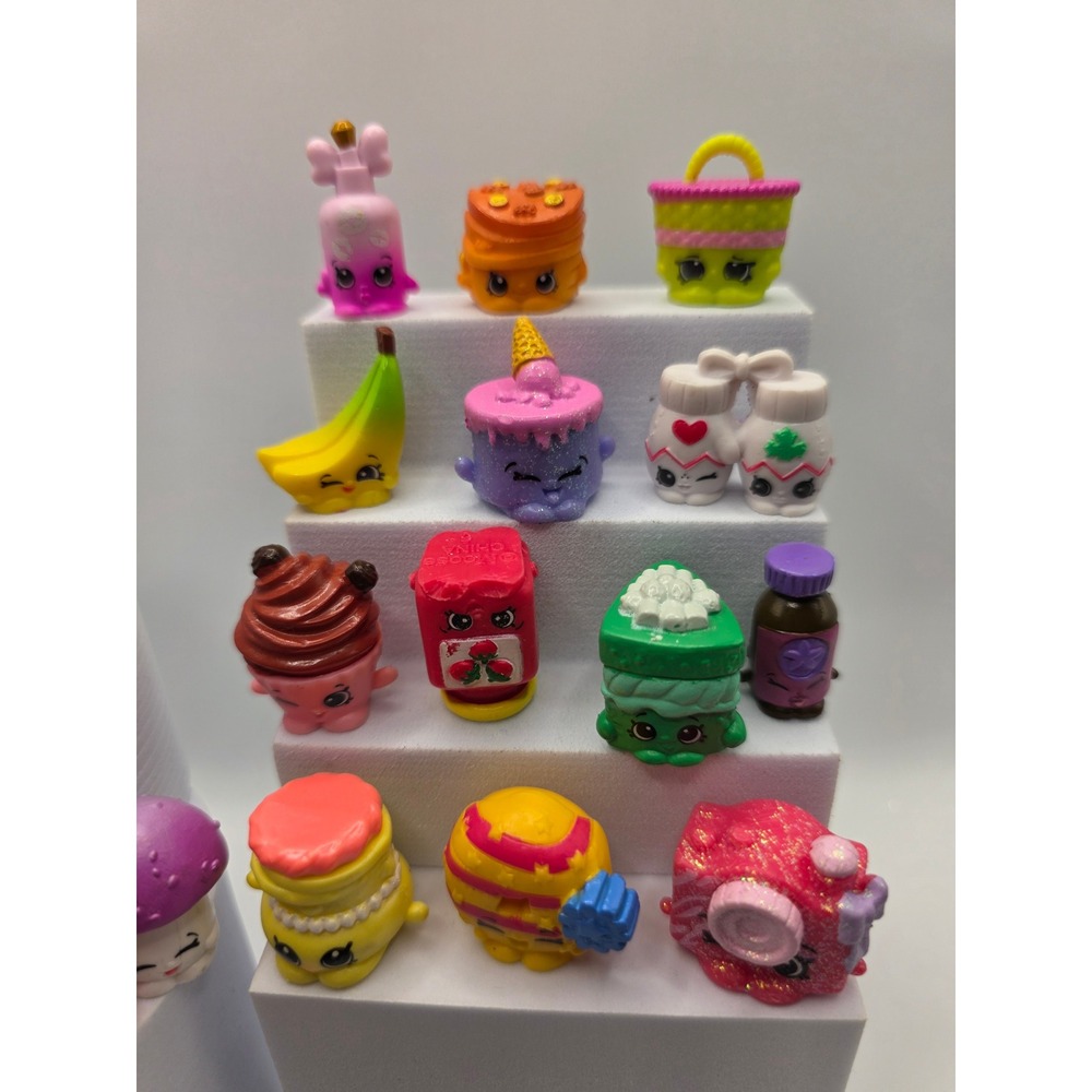 Shopkins Moose Toys Mixed Lot 22 Figures Food Grocery Accessories Miniature Toys - Picture 4 of 4